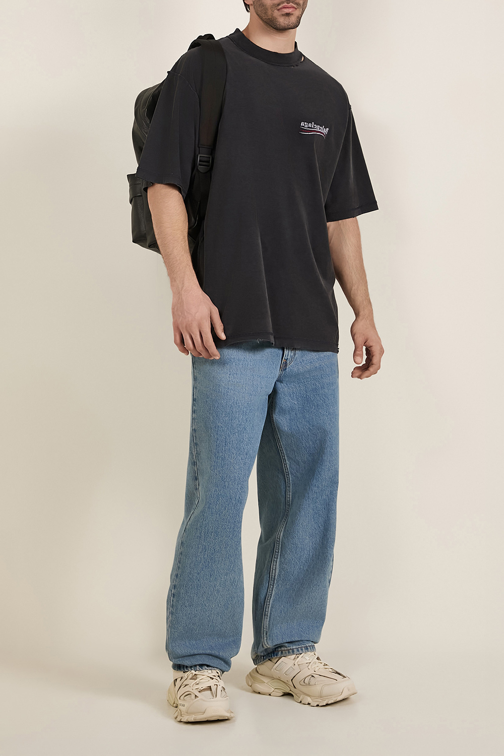 חולצת טי במראה משומש